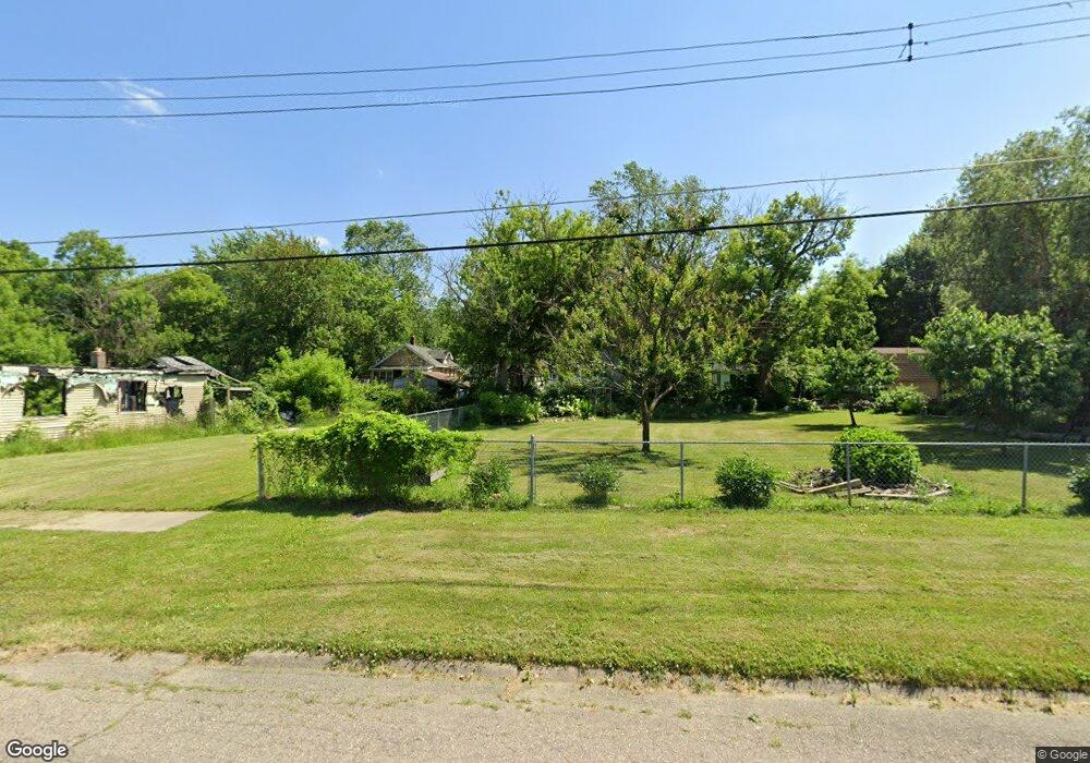 733 Bloor Ave, Flint, MI 48507 - photo 1