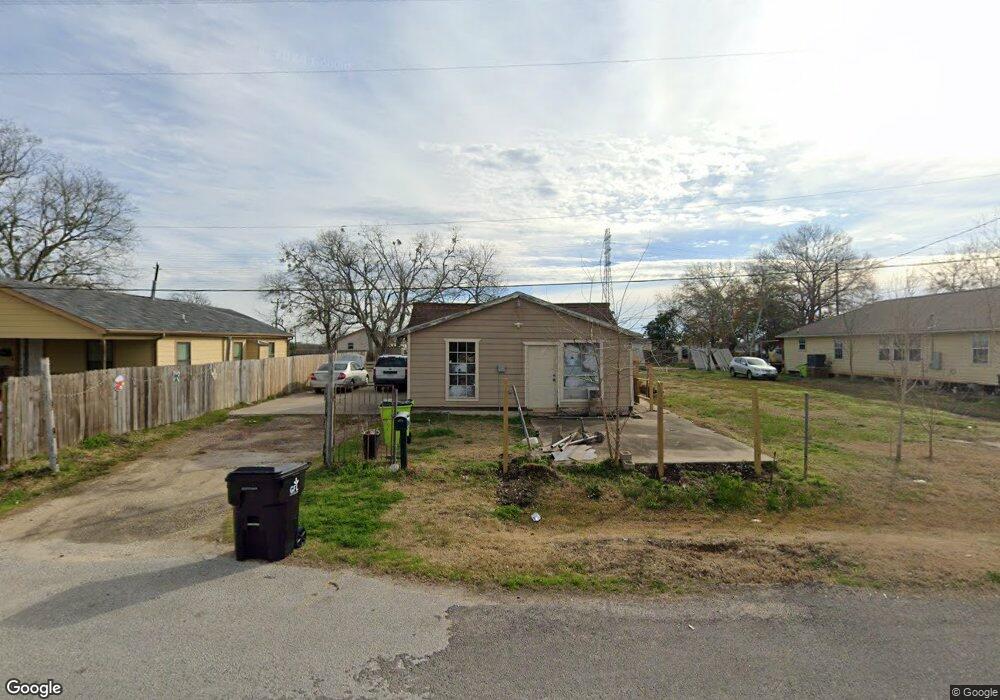 207 7th St, Rosenberg, TX 77471 - photo 1