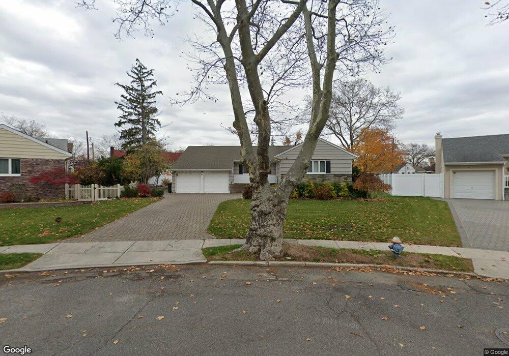 81 N Strathmore St, Valley Stream, NY 11581 - photo 1