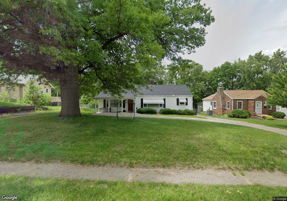 2610 E 29th St, Des Moines, IA 50317 - photo 1