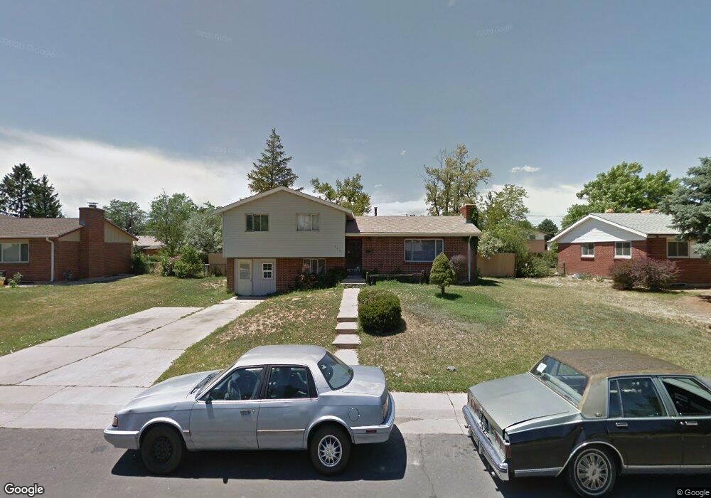 699 Elkhart St, Aurora, CO 80011 - photo 1