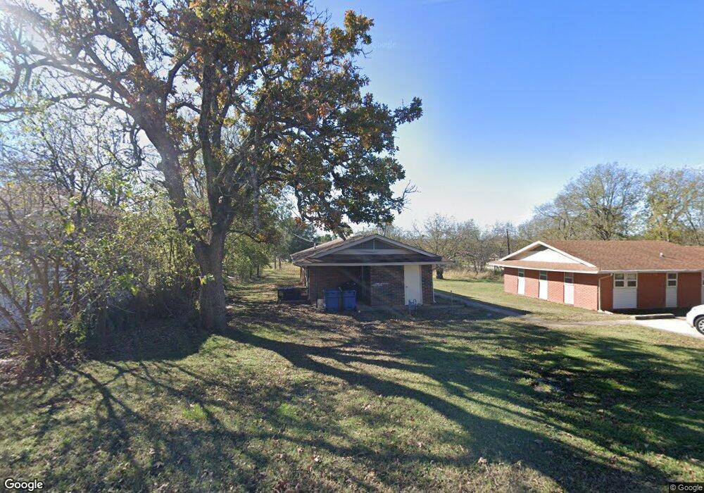 910 E Choctaw Ave, McAlester, OK 74501 - photo 1