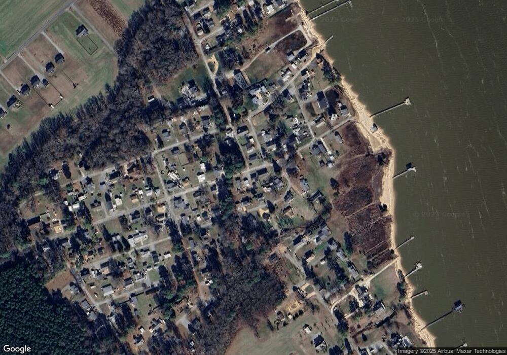 424 Marine Dr, Dunnsville, VA 22454 - photo 1