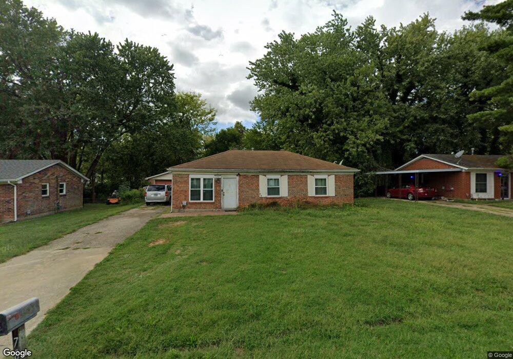 7802 Rochelle Rd, Louisville, KY 40228 - photo 1