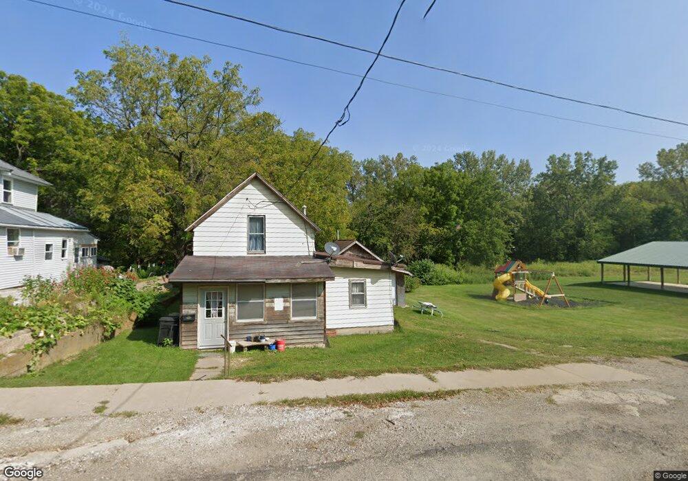 121 5th St, Columbus Junction, IA 52738 - photo 1