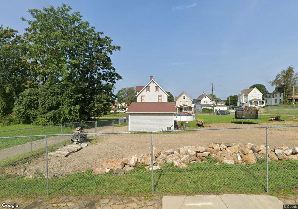 621 Wells Ave SW, Canton, OH 44707 - photo 1