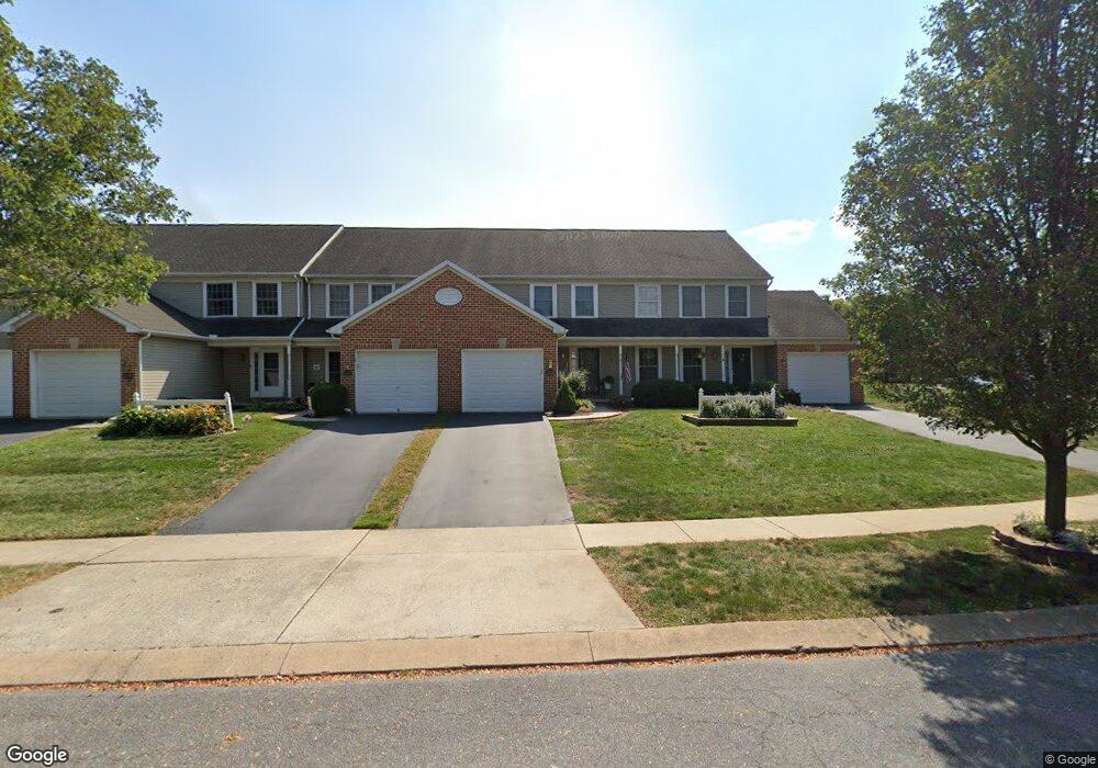 4018 Parkside Ct, Mount Joy, PA 17552 - photo 1