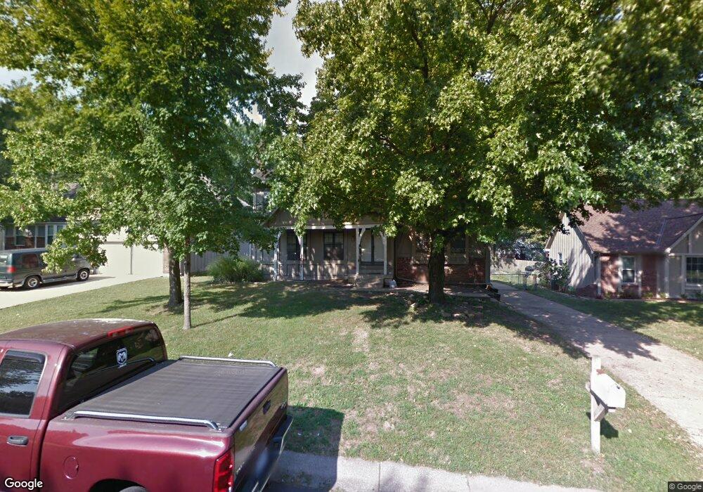 7728 Westgate Dr, Shawnee, KS 66216 - photo 1