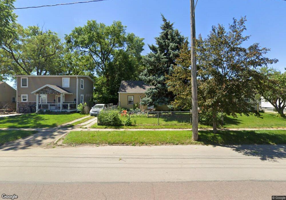 2933 E Walnut St, Des Moines, IA 50317 - photo 1