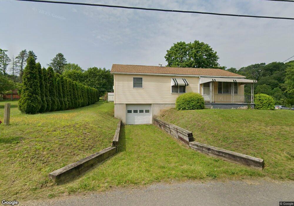 440 S Walnut St unit 446, Slatington, PA 18080 - photo 1