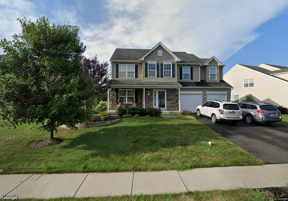 153 Oak Creek Dr, Royersford, PA 19468 - photo 1