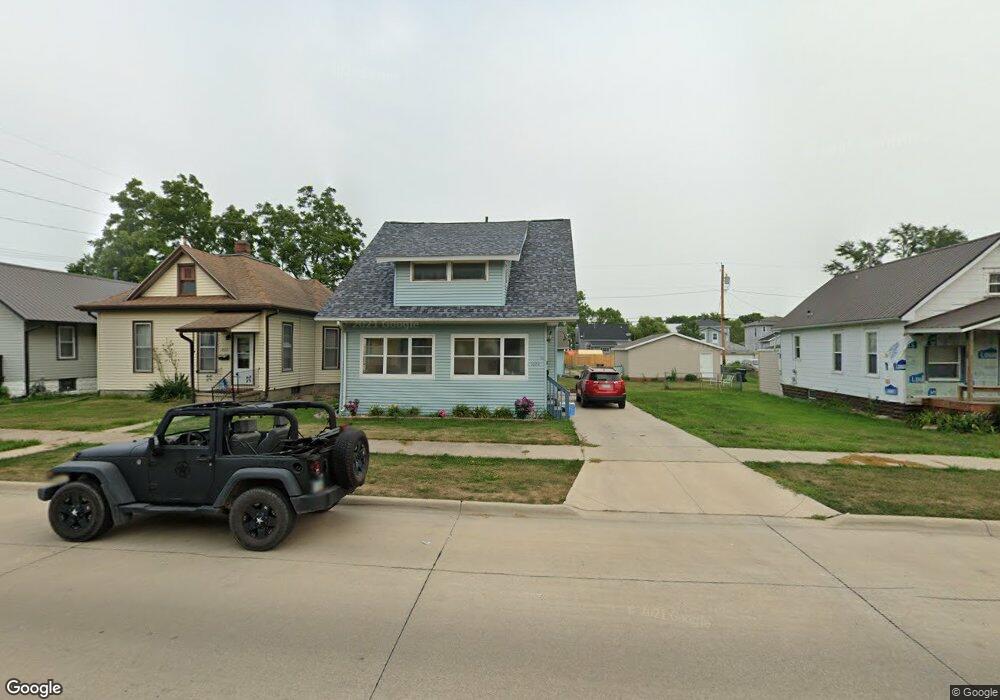 1020 B Ave NW, Cedar Rapids, IA 52405 - photo 1
