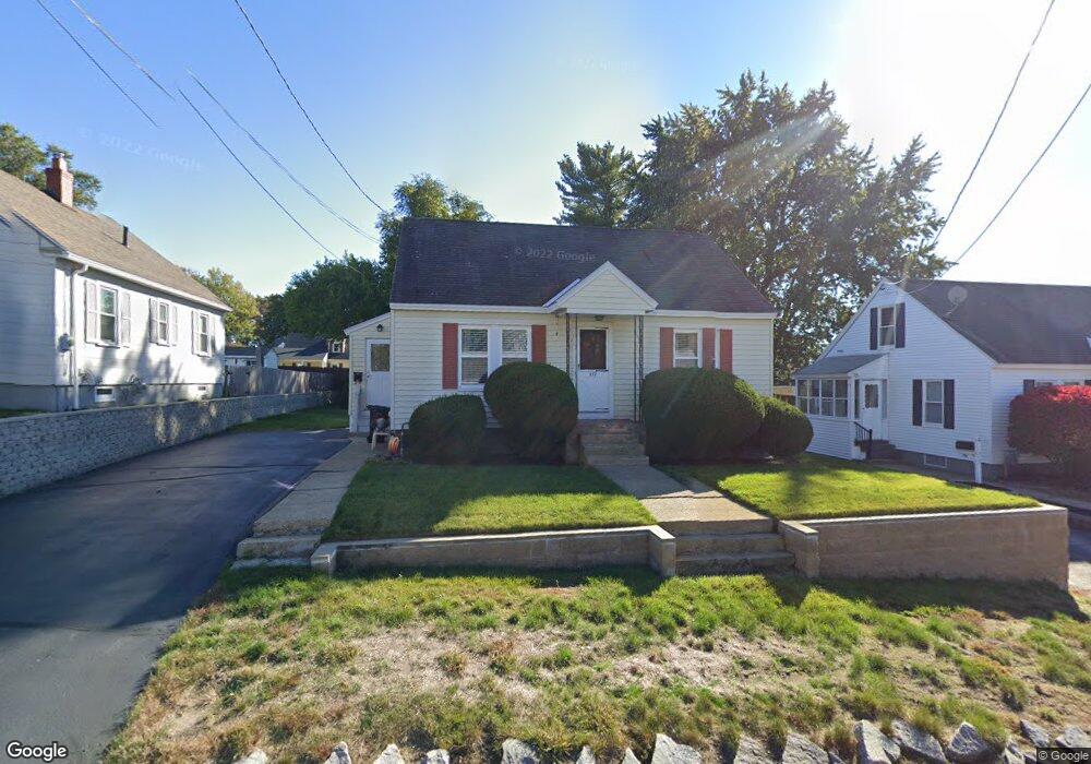 527 Shasta St, Manchester, NH 03103 - photo 1