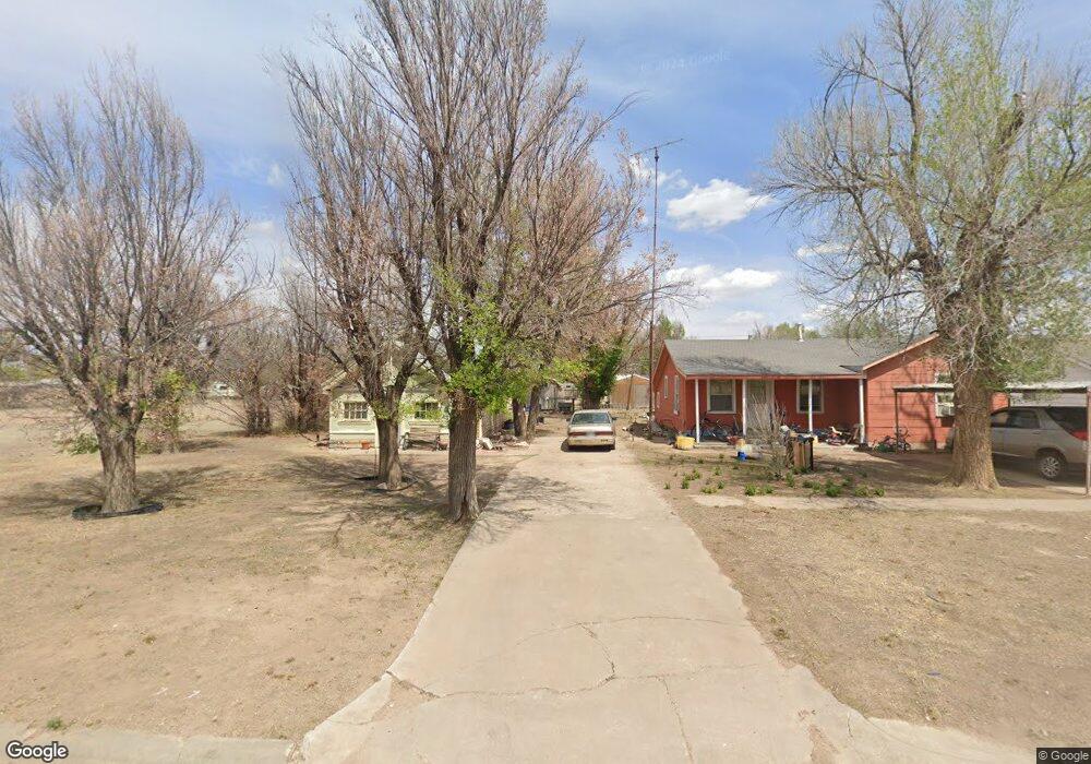 902 S Monroe St, Hugoton, KS 67951 - photo 1