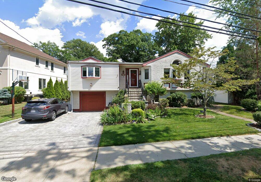 109 Meadowbrook Rd, Newton Center, MA 02459 - photo 1