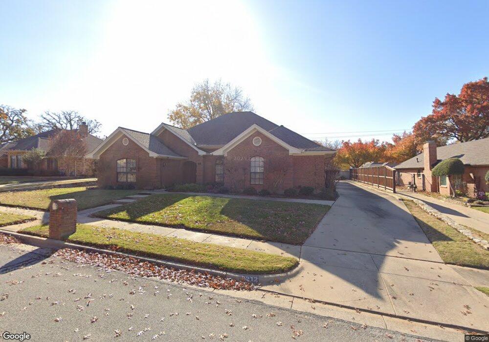 2212 Pine Thicket Ln, Bedford, TX 76021 - photo 1