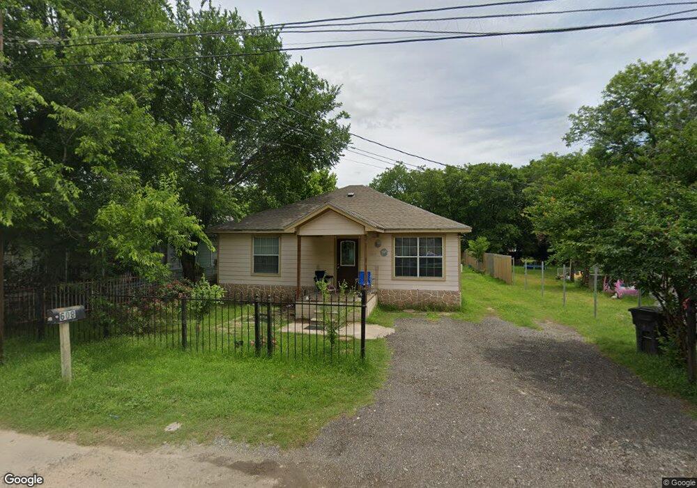 608 Sabine Ave, Cleburne, TX 76031 - photo 1