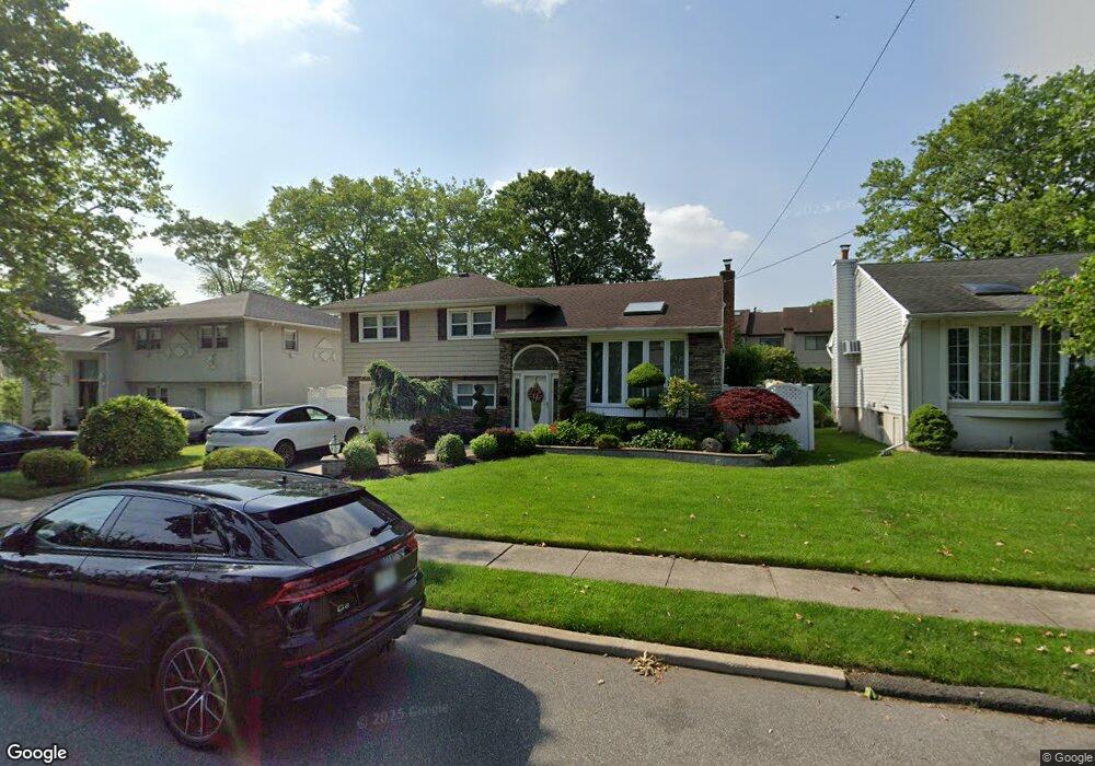 1058 Cramer Ct, North Baldwin, NY 11510 - photo 1