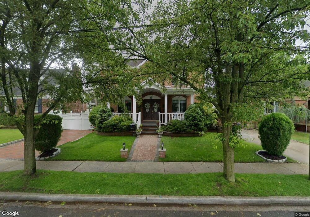 110 Strattford Rd, New Hyde Park, NY 11040 - photo 1