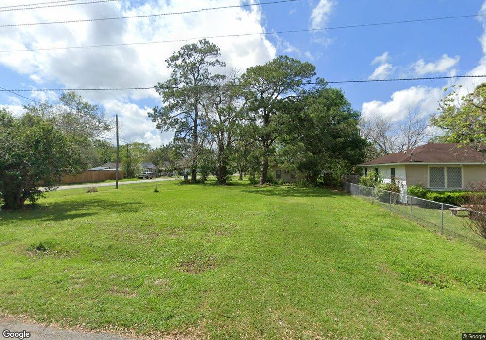 2420 Sycamore St, Bay City, TX 77414 - photo 1