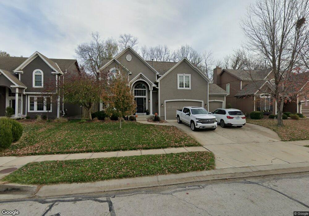 4539 Grove St, Shawnee, KS 66226 - photo 1