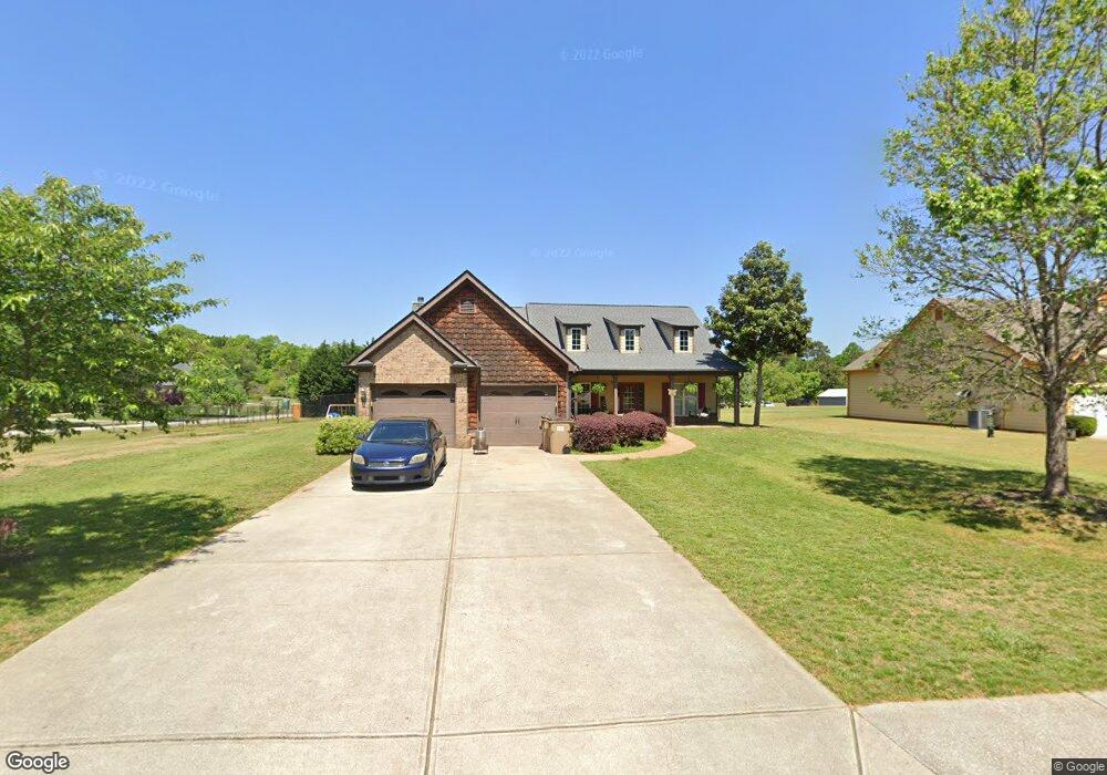 720 Stratford Ln, Winder, GA 30680 - photo 1