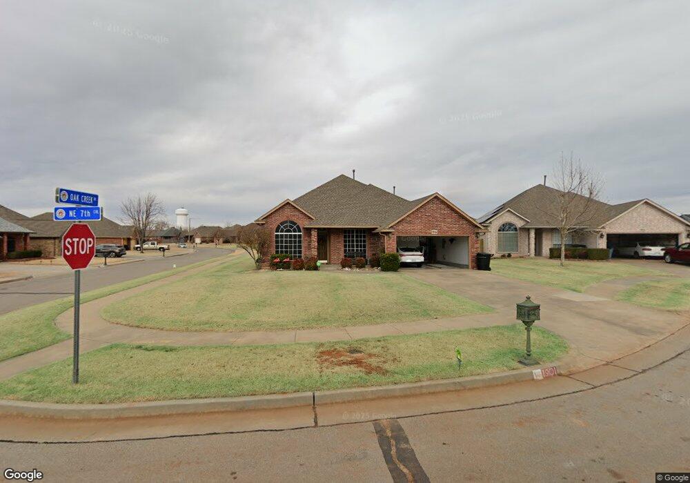 1901 NE 7th Cir, Moore, OK 73160 - photo 1