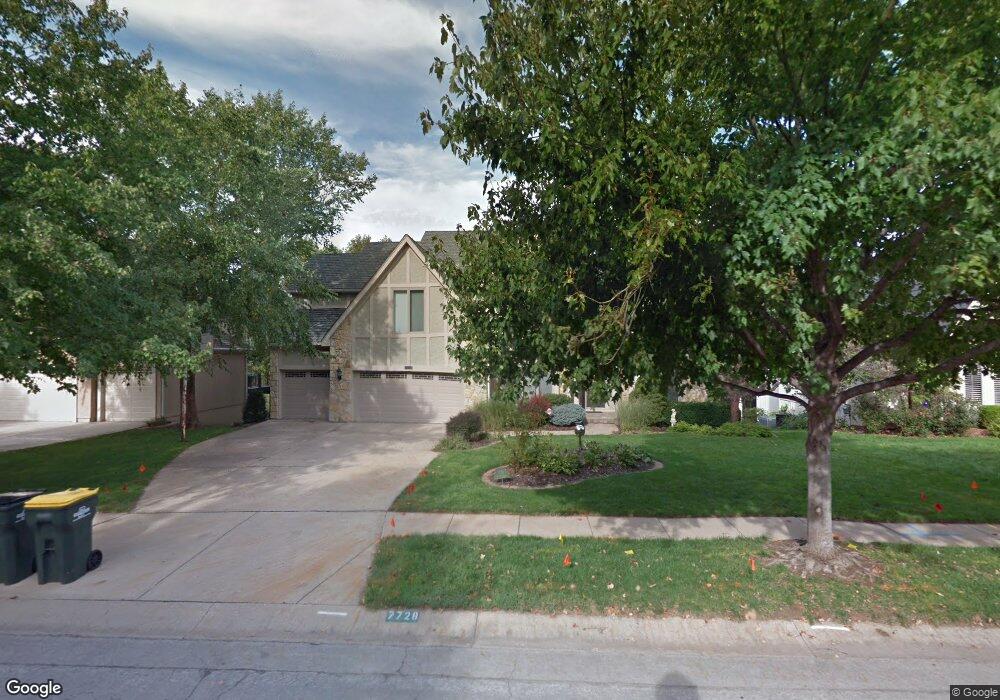 7728 Oakview Ln, Shawnee, KS 66216 - photo 1