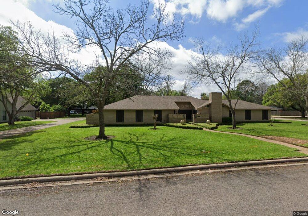 2910 Oak Dr, Bay City, TX 77414 - photo 1