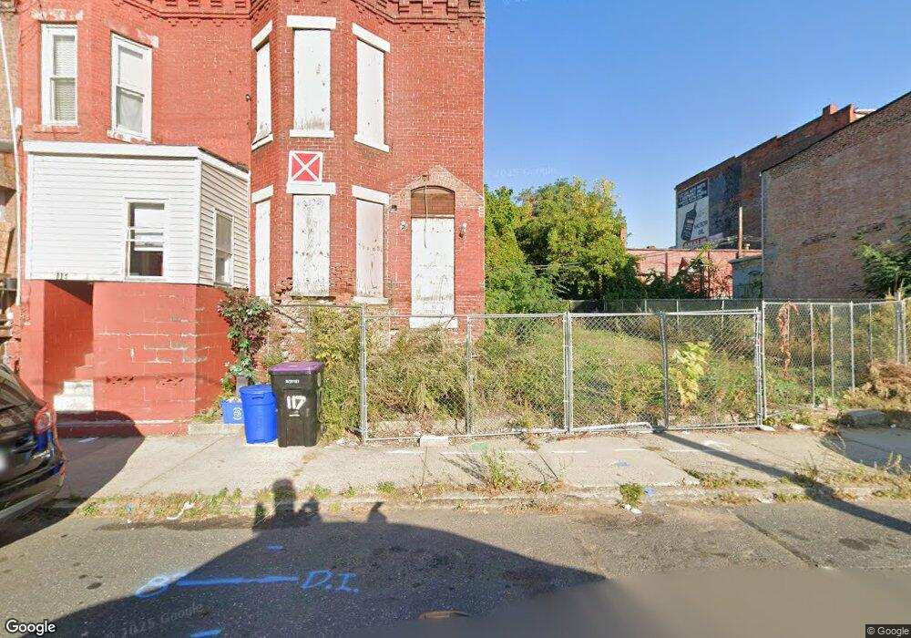 113 Newton St, Holyoke, MA 01040 - photo 1