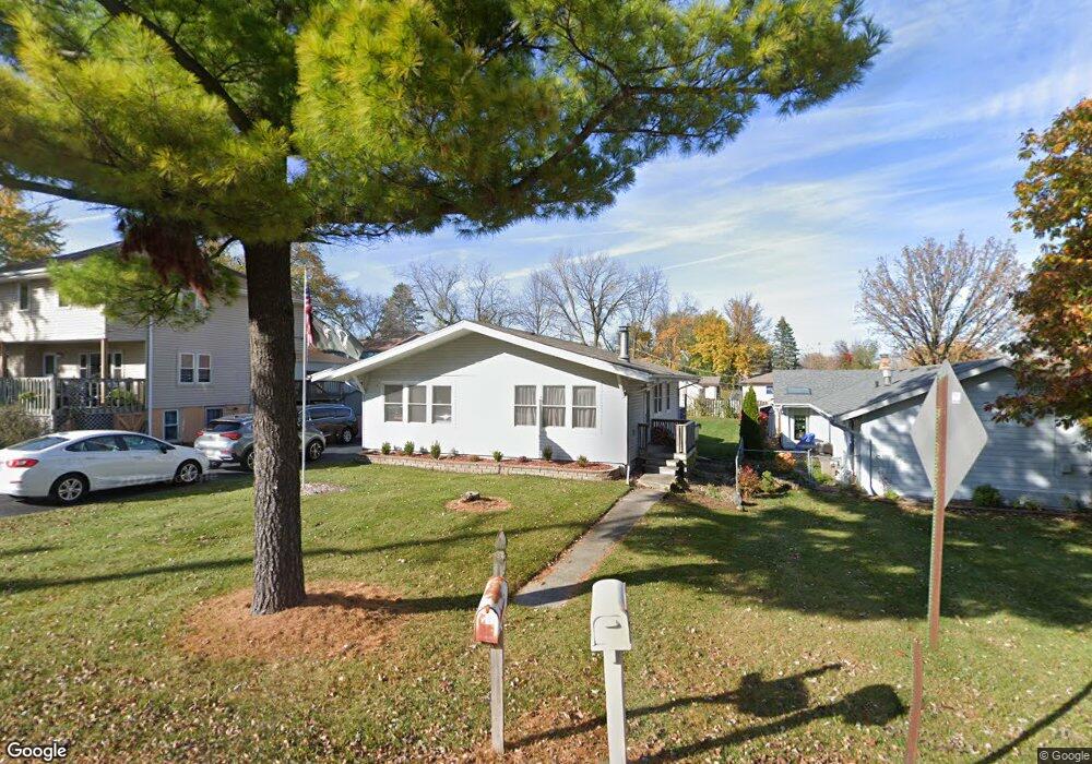 305 Ramble Rd, Lake In the Hills, IL 60156 - photo 1