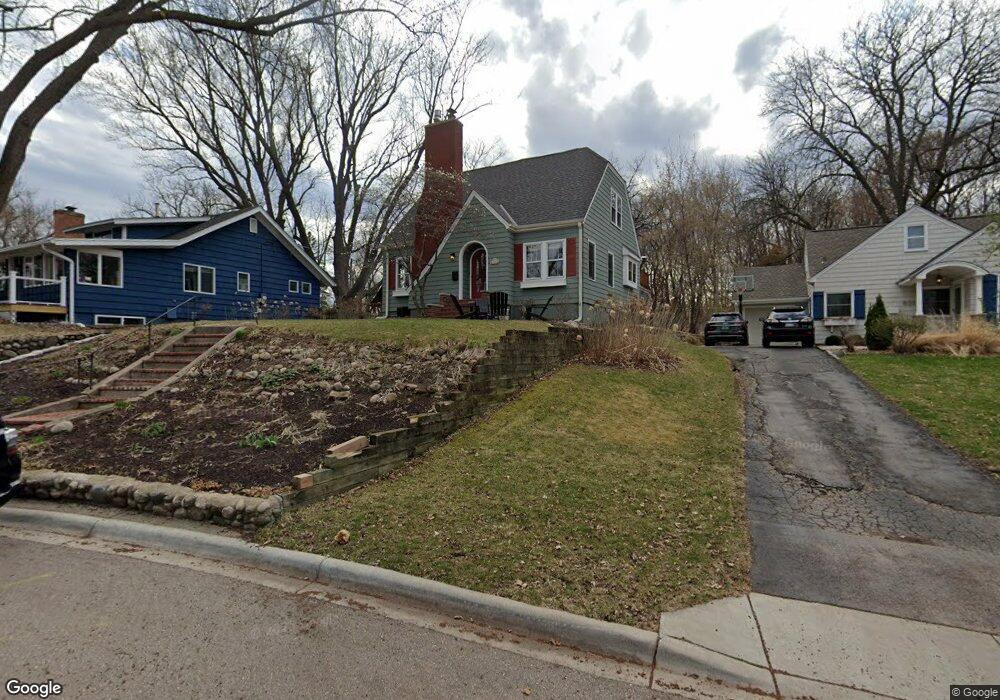 662 Pleasant St, Excelsior, MN 55331 - photo 1