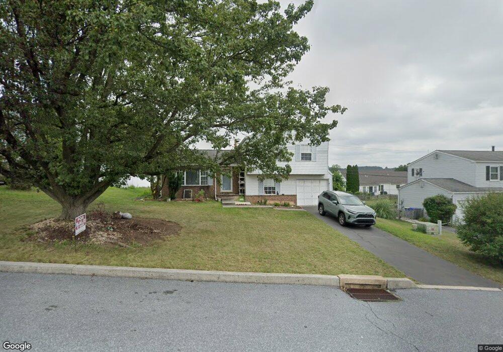 389 Hivner Rd, Harrisburg, PA 17111 - photo 1