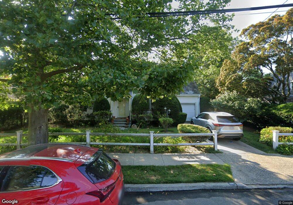 706 Lakeside Dr, Baldwin, NY 11510 - photo 1