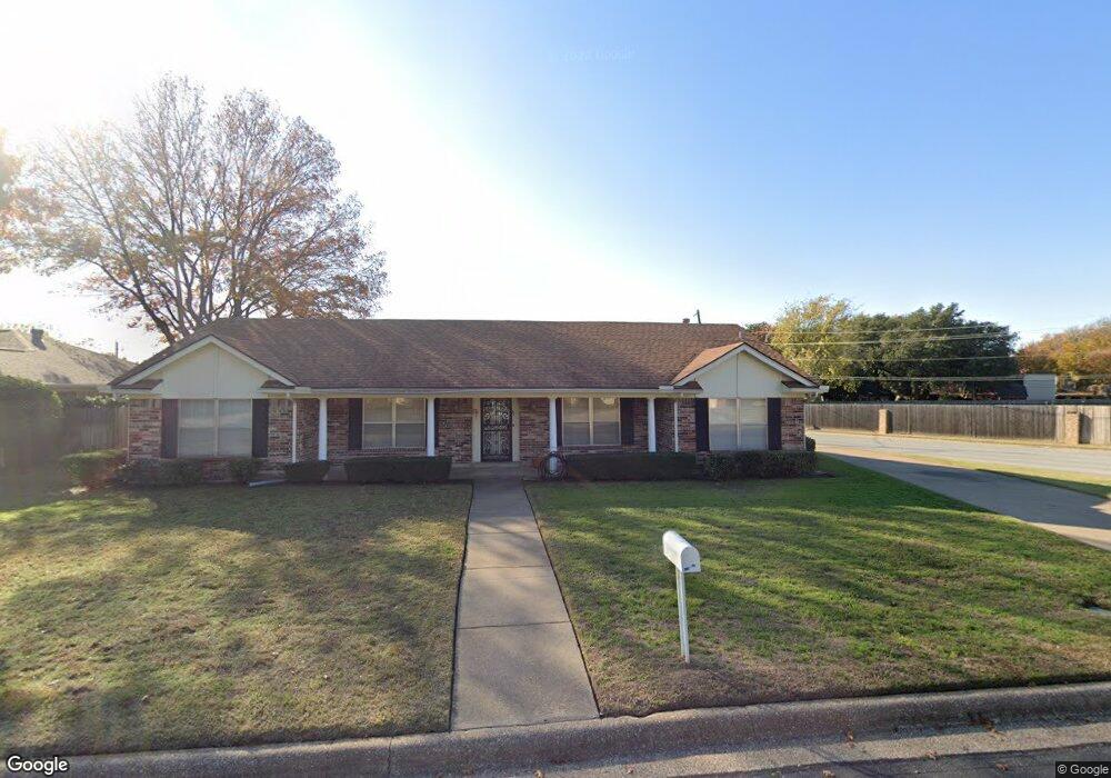 329 Northglen Dr, Hurst, TX 76054 - photo 1