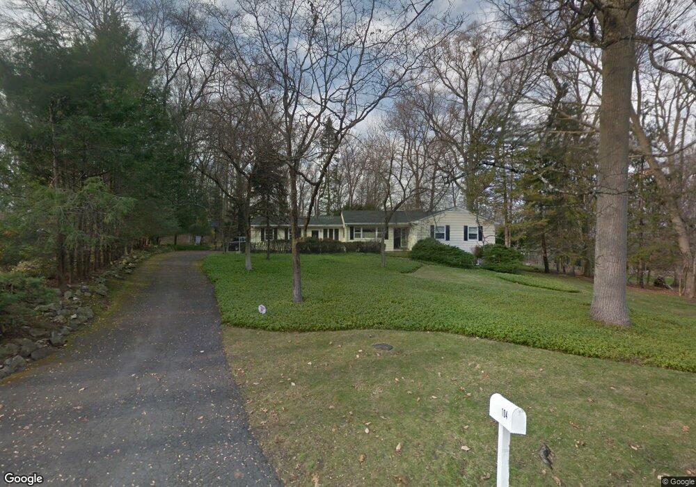 104 Hillcrest Rd, New Canaan, CT 06840 - photo 1