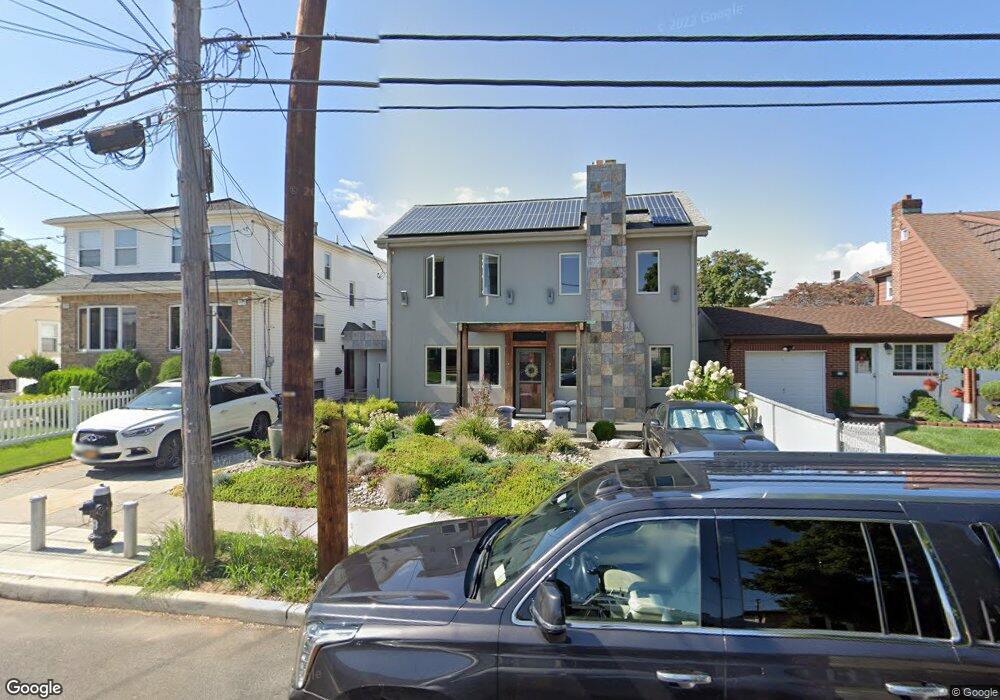 216 Mallory Ave, Staten Island, NY 10305 - photo 1