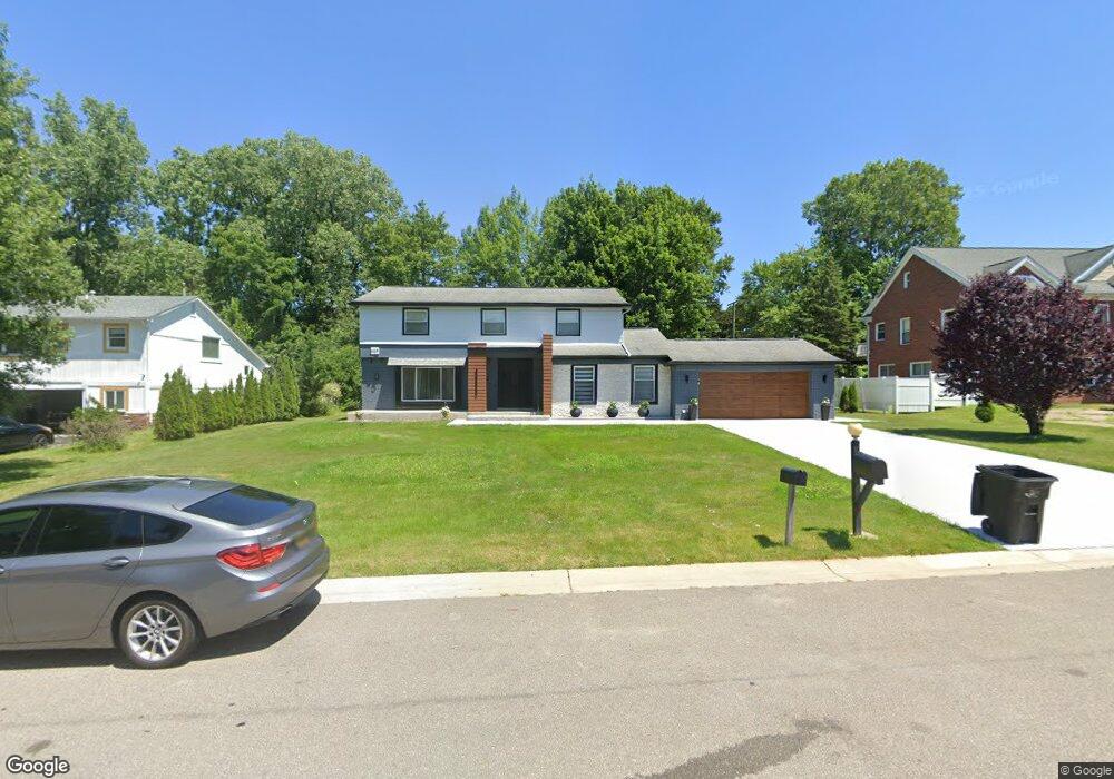 6465 Rutledge Park Dr, West Bloomfield, MI 48322 - photo 1