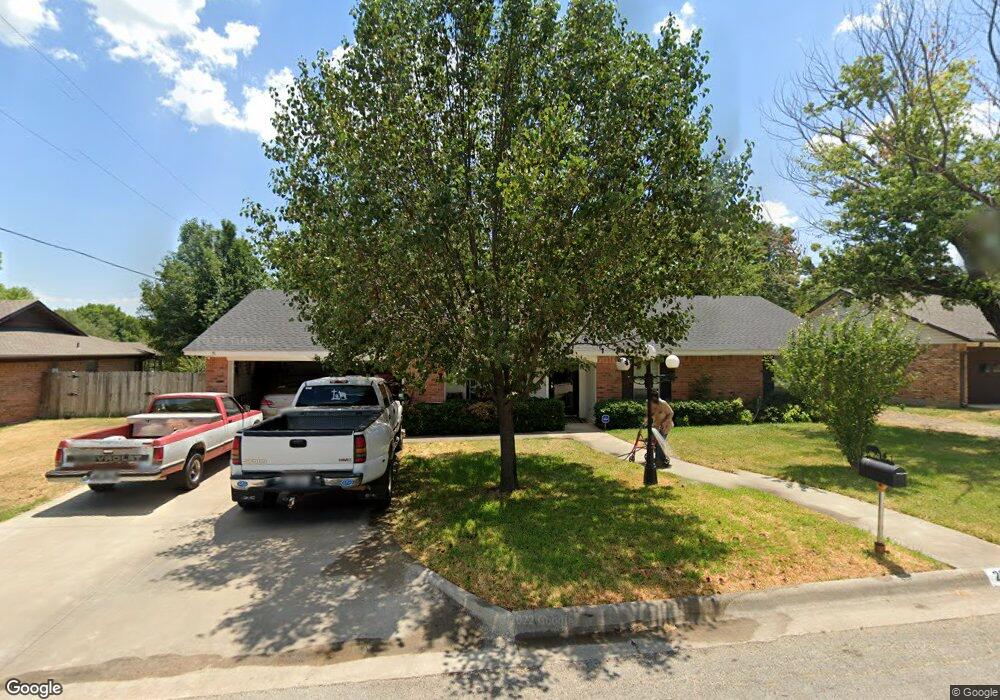 2004 Brentwood St, Gainesville, TX 76240 - photo 1