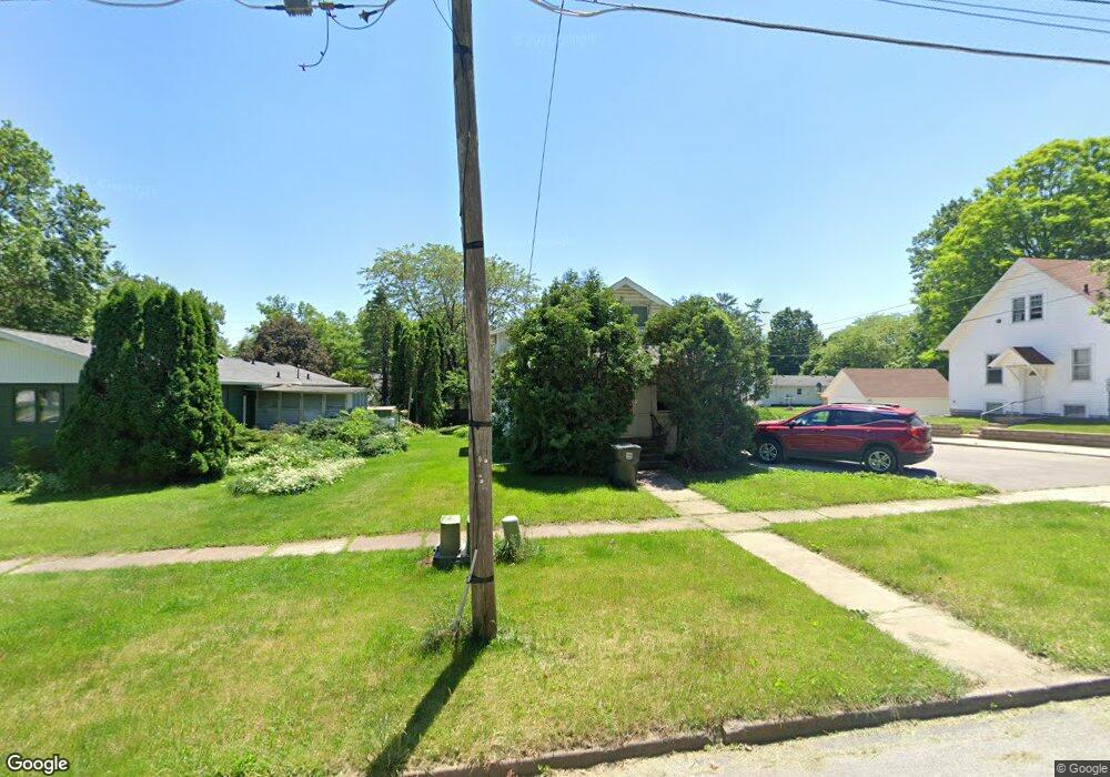 1010 W 3rd St, Cedar Falls, IA 50613 - photo 1