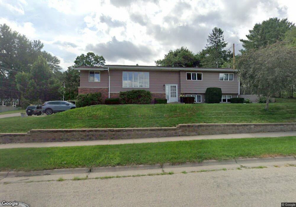 401 N Elm St, La Crescent, MN 55947 - photo 1