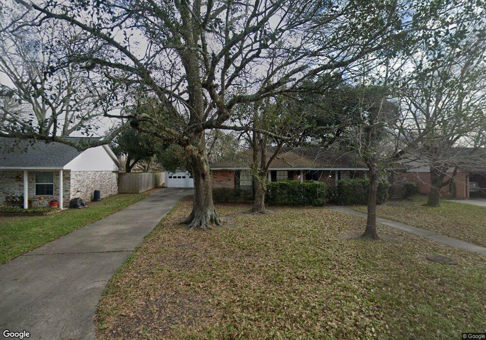 414 Cambridge St, Alvin, TX 77511 - photo 1