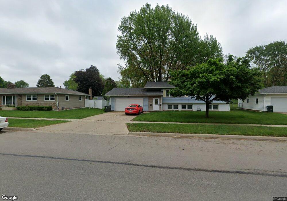 3015 W 9th St unit 3017, Waterloo, IA 50702 - photo 1