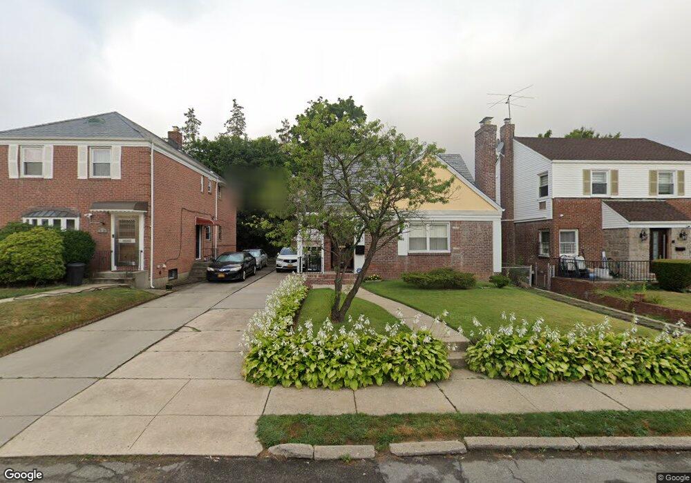 7620 175th St, Fresh Meadows, NY 11366 - photo 1