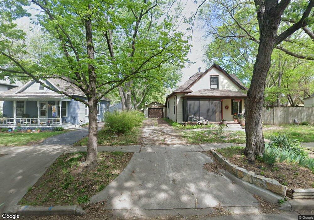 320 SW Orchard St, Topeka, KS 66606 - photo 1