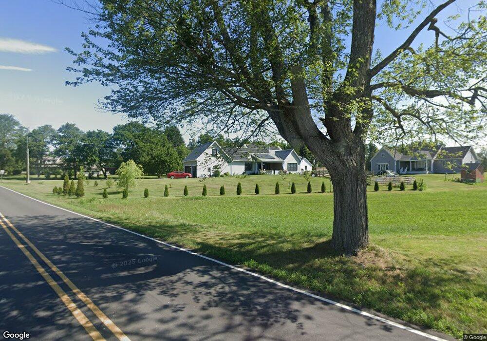 156 N Hatfield Rd, Hatfield, MA 01038 - photo 1