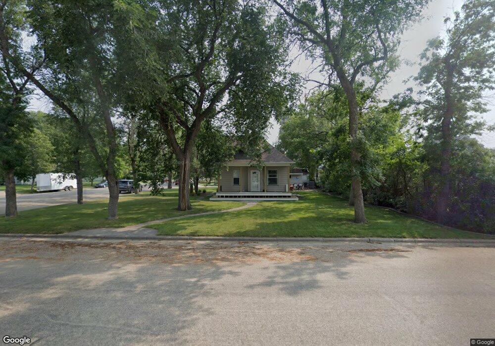 820 7th St SE, Jamestown, ND 58401 - photo 1