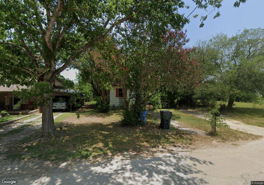 1501 N Heideke St, Seguin, TX 78155 - photo 1