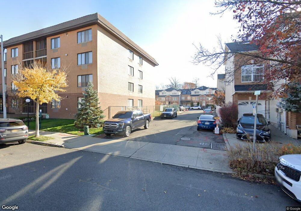 27 Daniella Ct, Staten Island, NY 10314 - photo 1