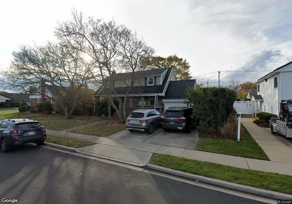 104 Kathleen Dr, Syosset, NY 11791 - photo 1